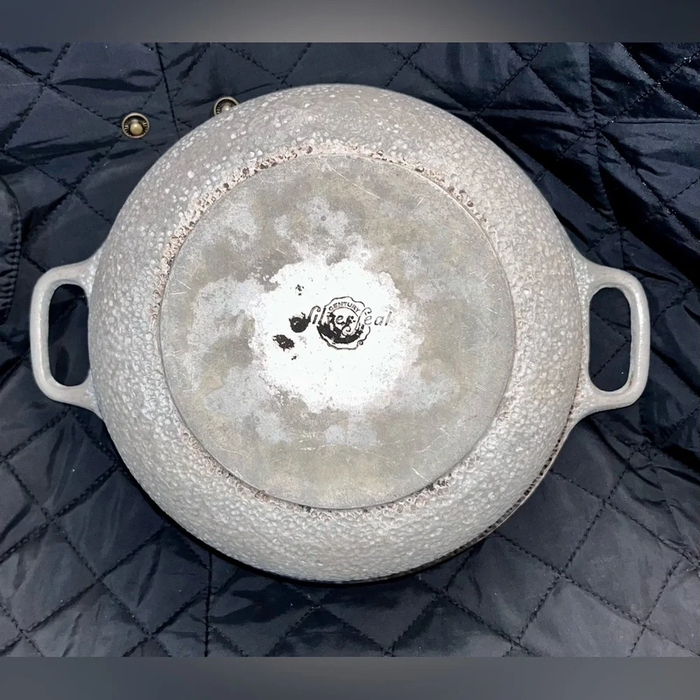 Vintage Century Silver Seal Hammered Aluminum Dutch Oven Roaster w Lid 2 Qt 9.5